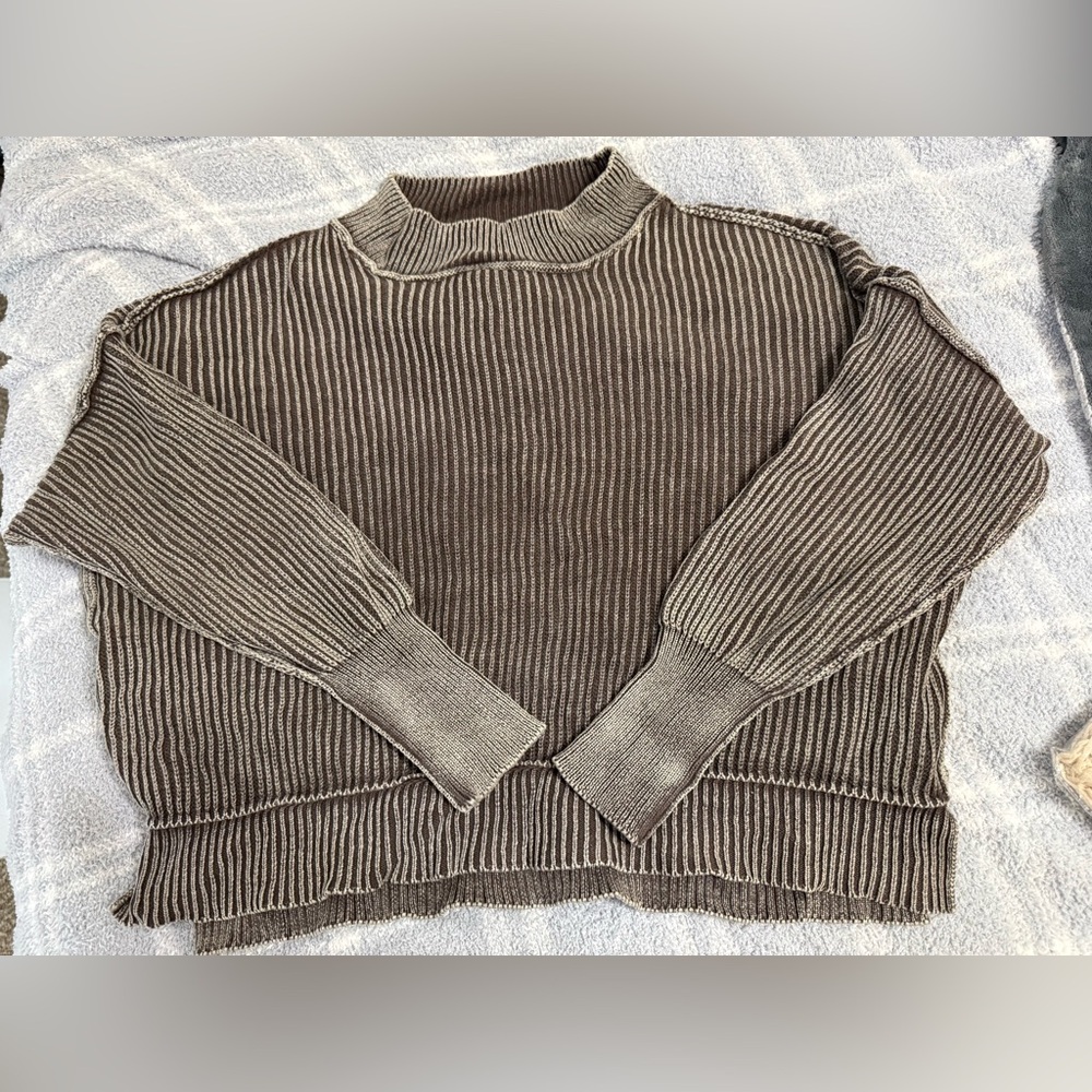 Zenana Outfitters Sweater in Brown